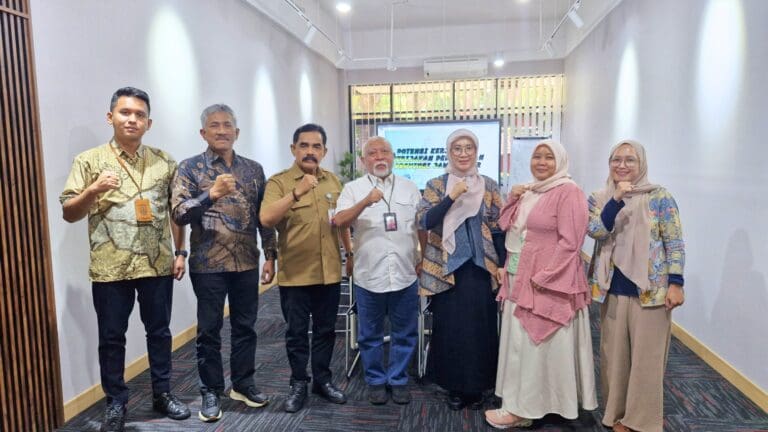RI-IBSE East Java Government collaboration meeting at Telkom University discussing strategic initiatives